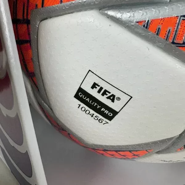 FIFA 世界杯TRIONDA 传感器款